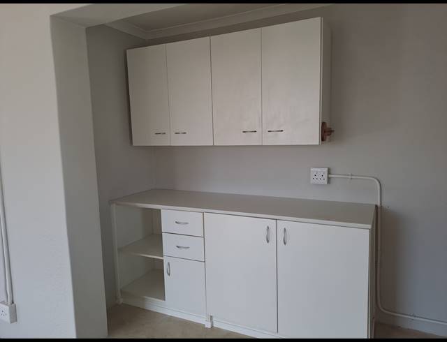 1 bed property to rent in ROUX PARK